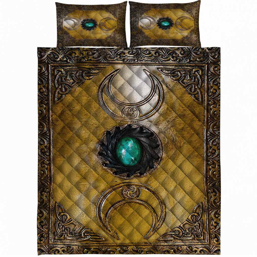Triple Moon Third Eye Witch Leather Pattern Print Quilt Set
